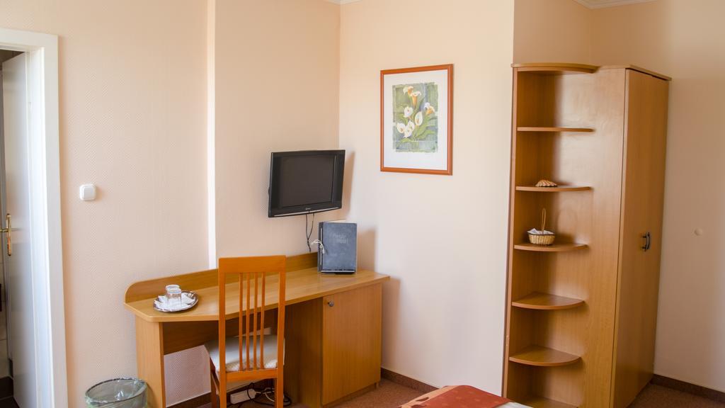 Hotel Forras Komárom Zewnętrze zdjęcie