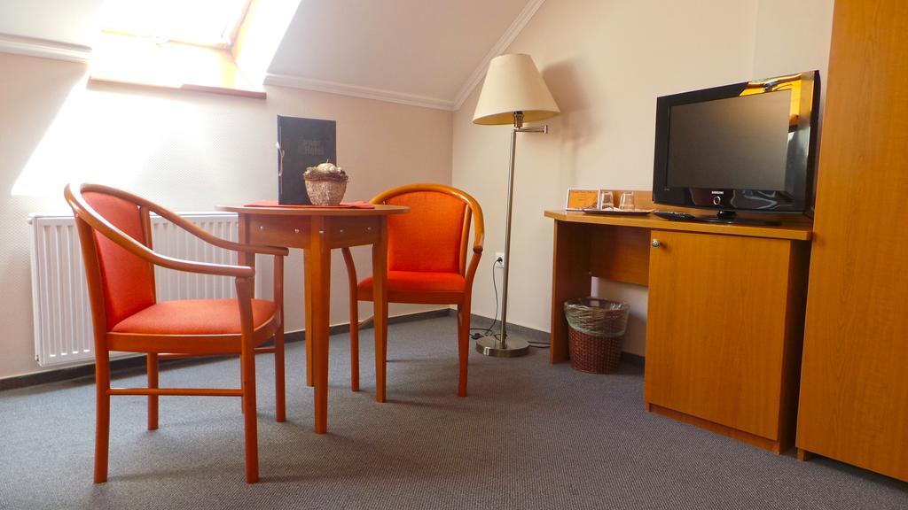 Hotel Forras Komárom Zewnętrze zdjęcie