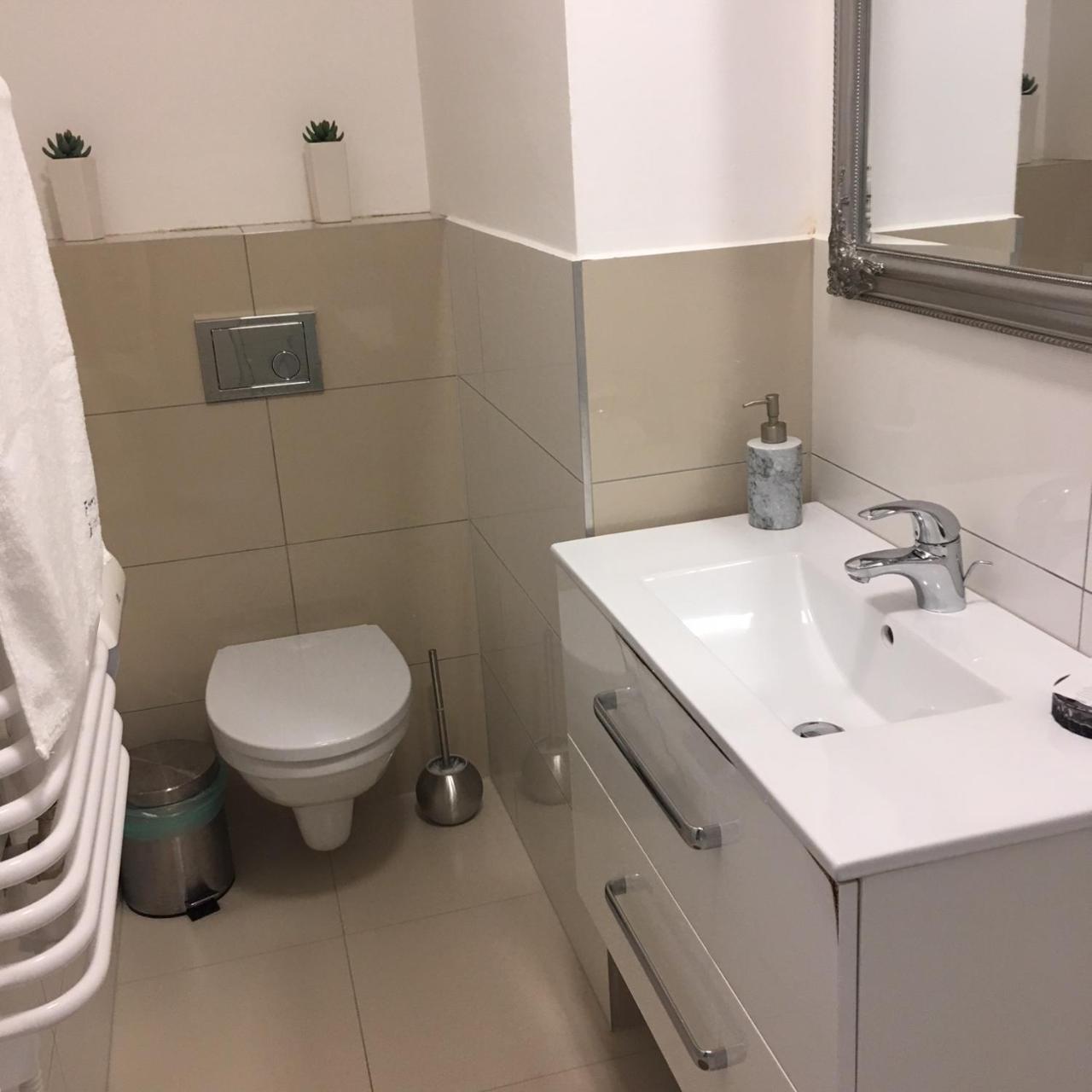 Hotel Forras Komárom Zewnętrze zdjęcie