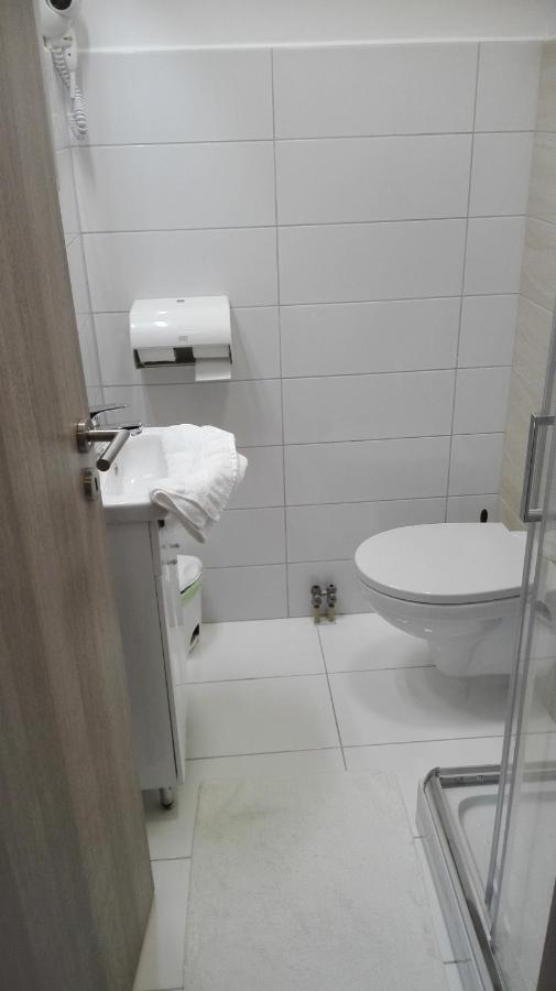 Hotel Forras Komárom Zewnętrze zdjęcie